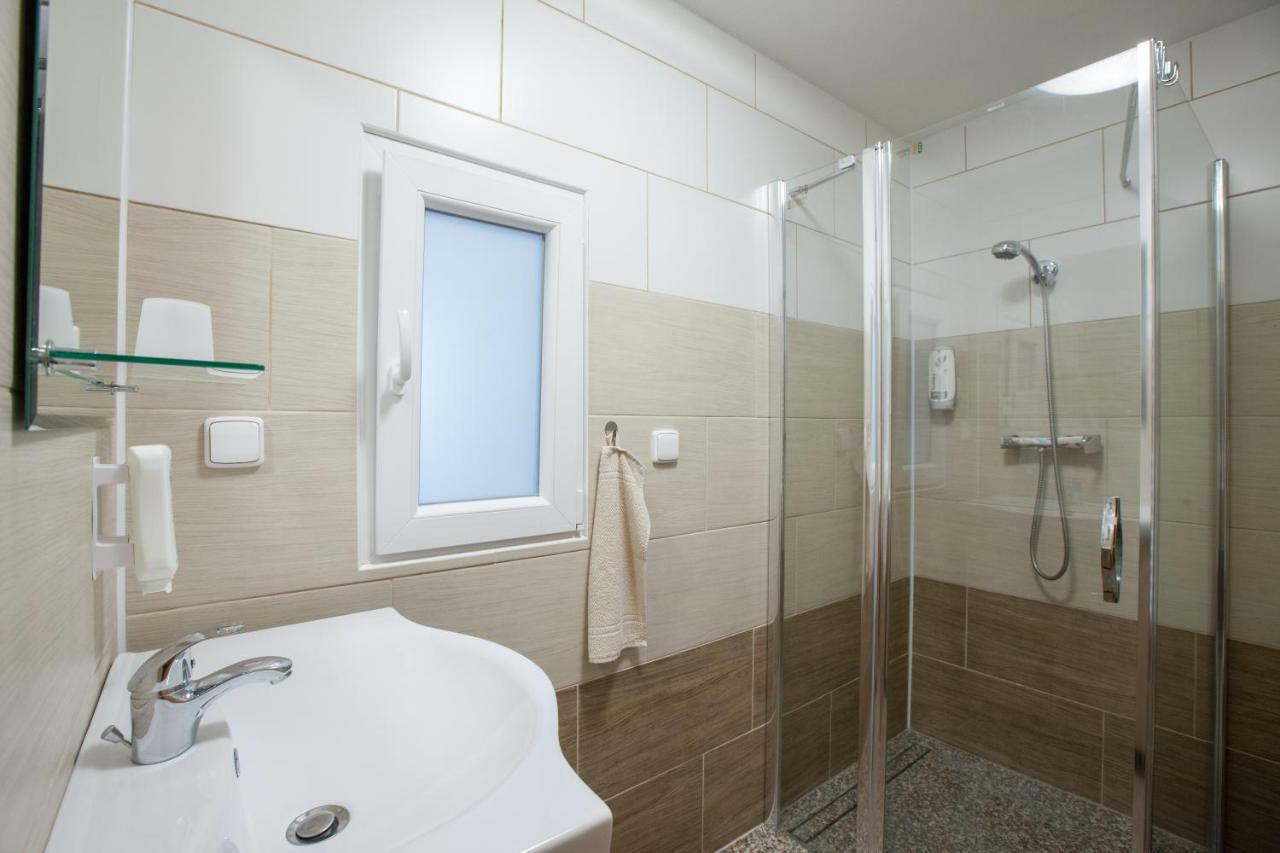 Sklipek Vinarstvi Paul Hotel Velke Bilovice Bagian luar foto