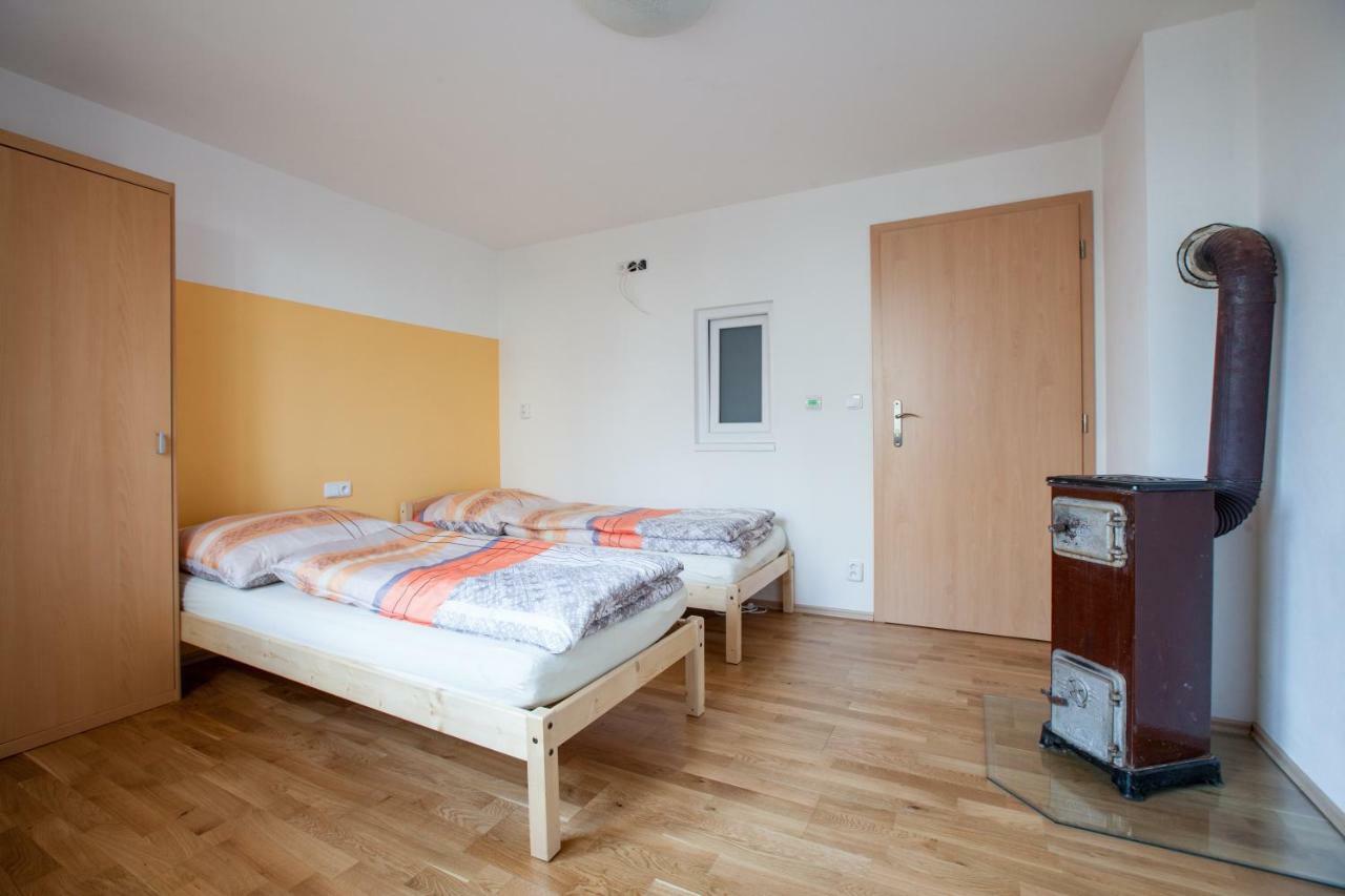 Sklipek Vinarstvi Paul Hotel Velke Bilovice Bagian luar foto