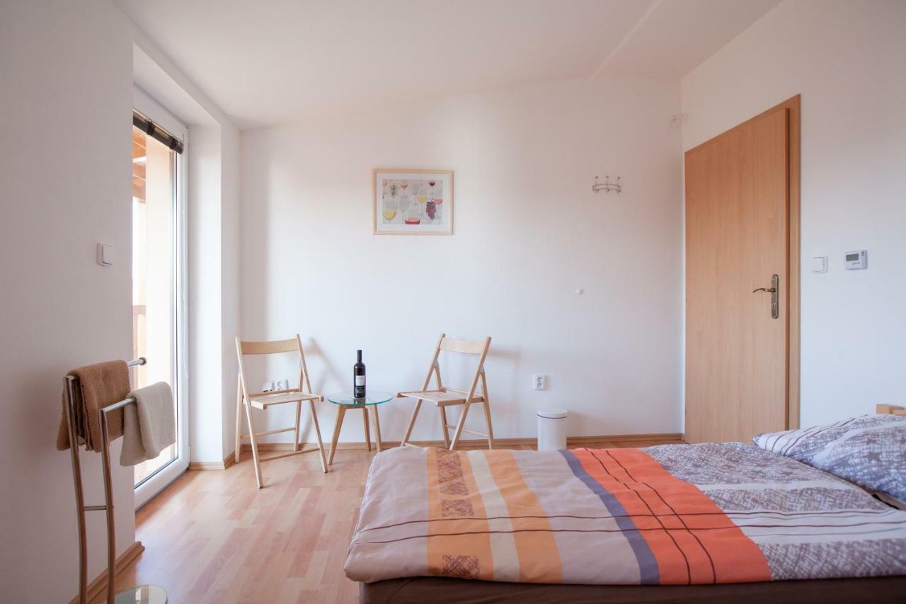 Sklipek Vinarstvi Paul Hotel Velke Bilovice Bagian luar foto