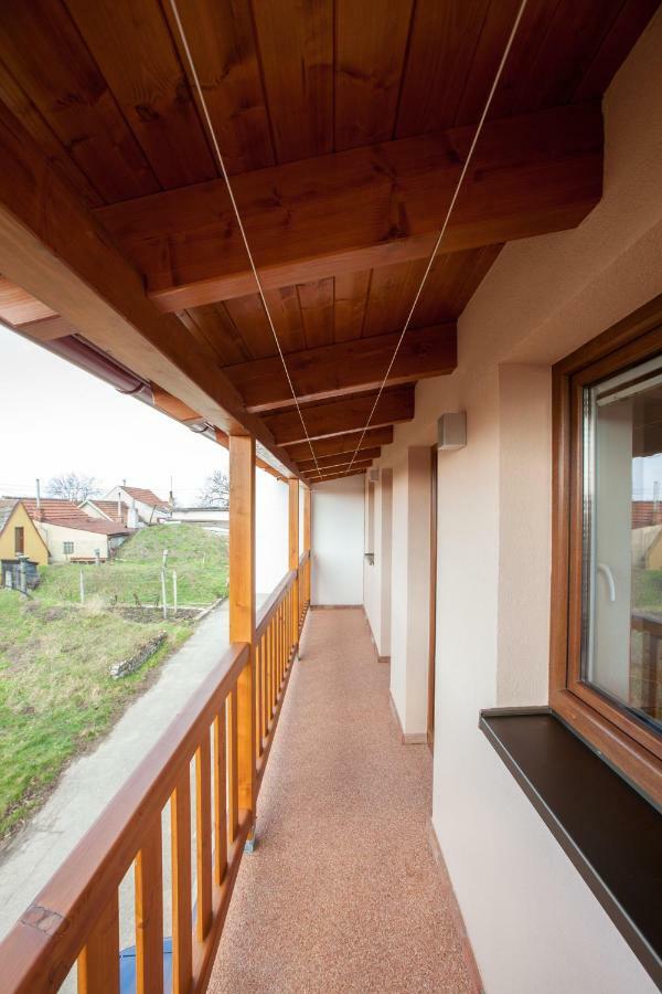 Sklipek Vinarstvi Paul Hotel Velke Bilovice Bagian luar foto