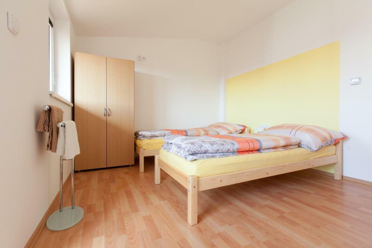 Sklipek Vinarstvi Paul Hotel Velke Bilovice Bagian luar foto